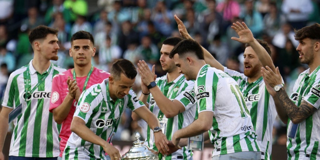 El Real Betis Futsal y su homenaje por el ascenso a Primera división