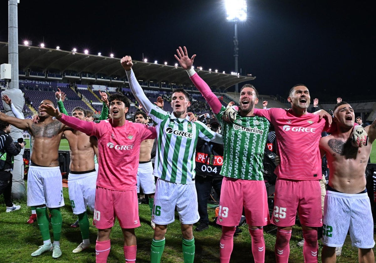 Altimira, en el centro de la celebración del Artemio Franchi el día que el Betis conquistó Florencia