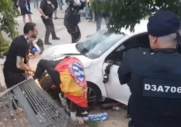 Atropello masivo con al menos trece heridos en la previa del Espanyol-Barça