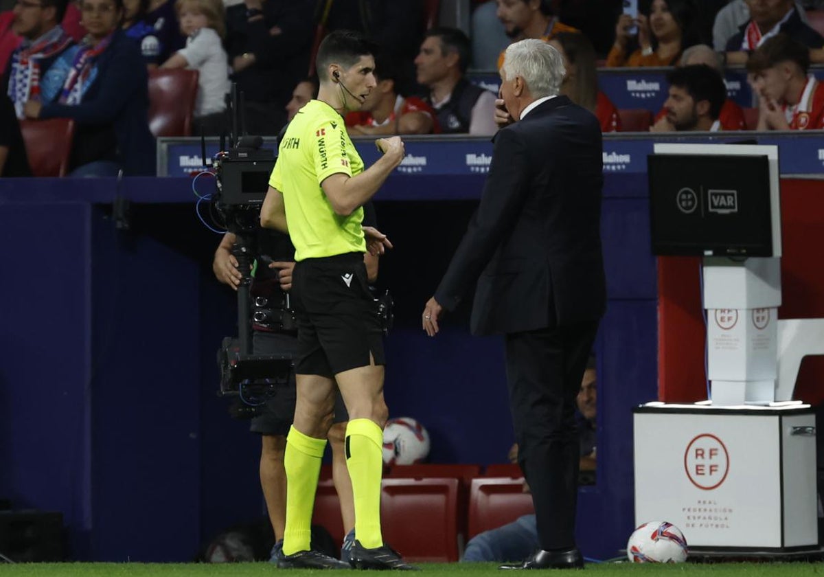 Busquets Ferrer dirigirá el Sevilla - Real Madrid