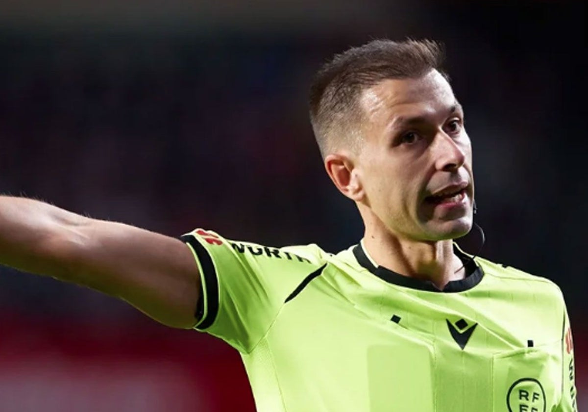 Adrián Cordero Vega, árbitro para el Atlético - Betis del domingo