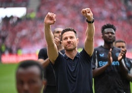 Xabi Alonso se despide del Leverkusen con un récord histórico