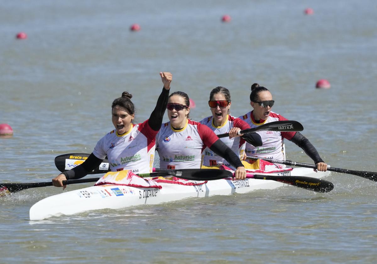 El K4 femenino español, en acción en Szeged