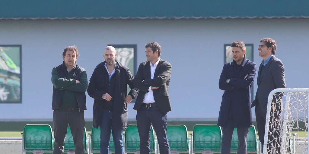 El Betis busca un nueve potente en el mercado para la 2025-26