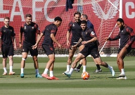 Alineaciones del Sevilla - Real Madrid de LaLiga EA Sports 2024-2025: onces y banquillo de suplentes