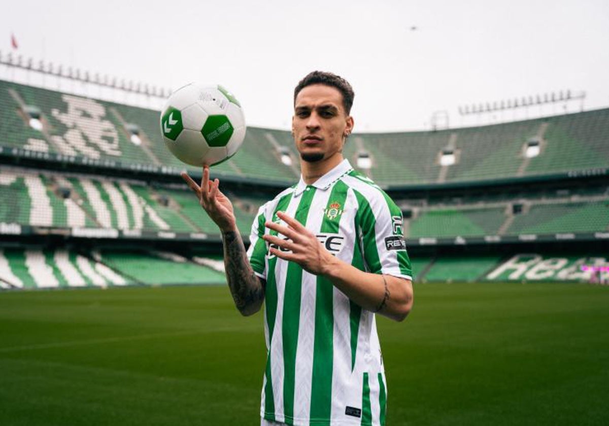 Presentación de Antony con el Betis