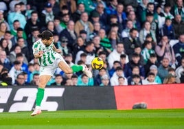 Ricardo Rodríguez en un partido con el Real Betis