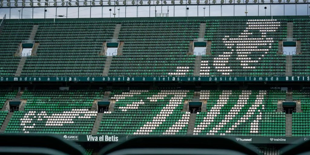 El benito villamarín tendrá actividad hasta que comiencen las obras y los béticos recibirán su placa de fidelidad
