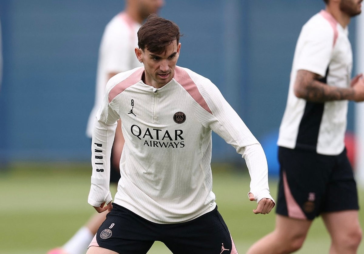 Fabián Ruiz, en un entrenamiento con el PSG esta temporada