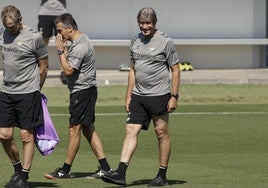 Pellegrini y el estado físico de Lo Celso, Johnny, Vieites y Sabaly: «Vamos a ver cómo evolucionan de aquí al miércoles»