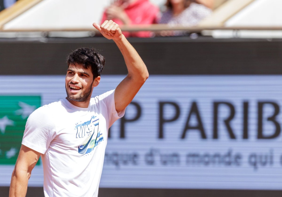 Carlos Alcaraz, durante un entrenamiento en Roland Garros