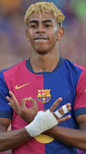 Lamine Yamal celebra un gol con el Barcelona