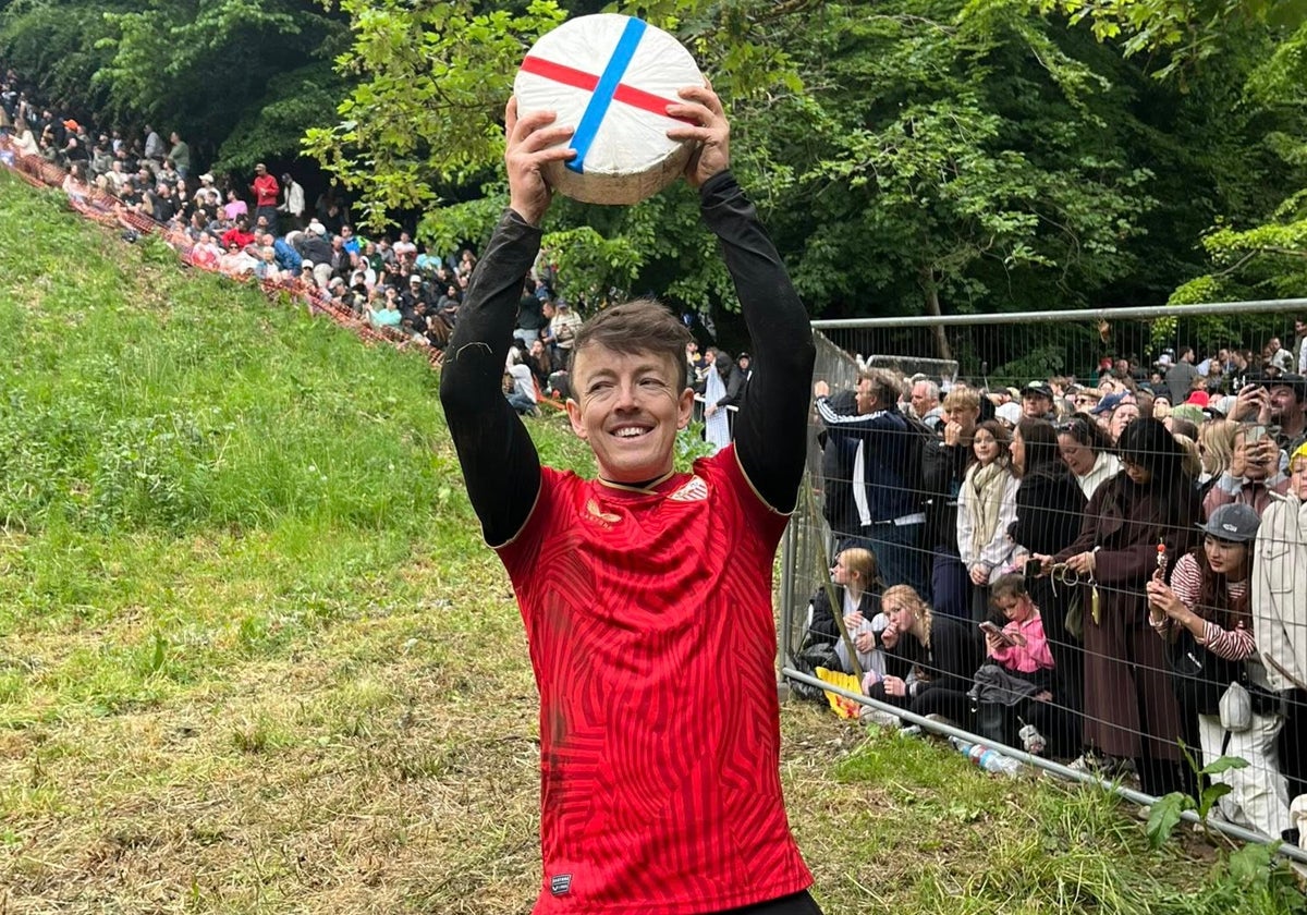 Byron Smith, ganador de la Cheese-Rolling and Wake