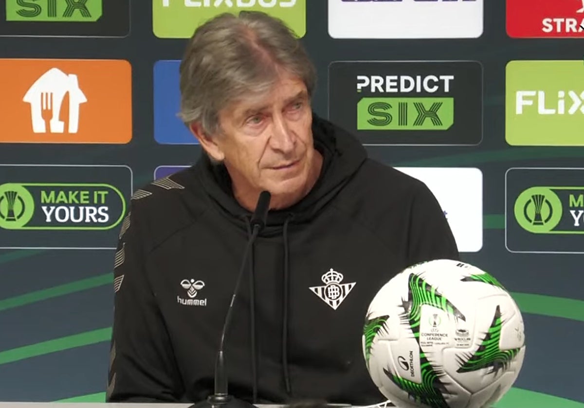 Manuel Pellegrini, en la rueda de prensa previa a la final de la Conference ante el Chelsea