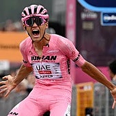 Del Toro saca el orgullo de la 'maglia' rosa