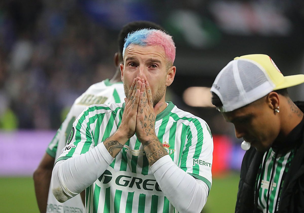 Aitor, a la finalización de la final de Conference League ante el Chelsea