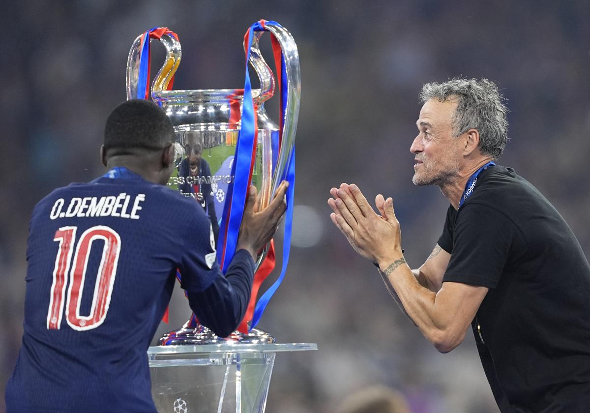 Doué celebra su doblete al Inter