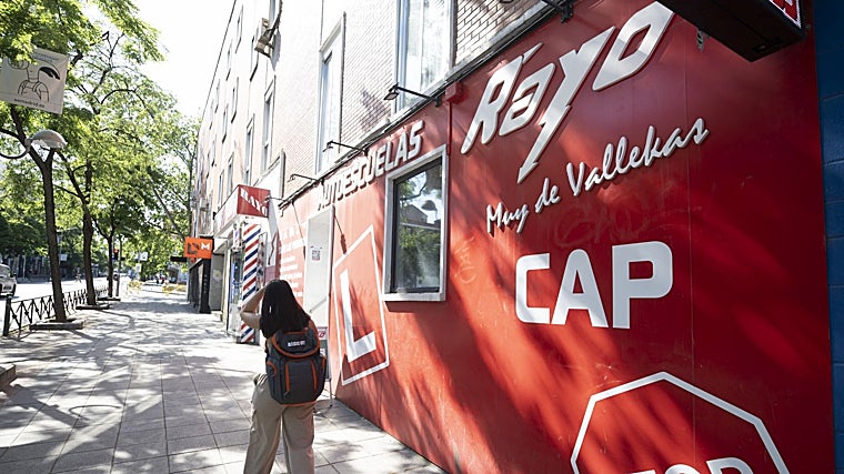 Un local en las inmediaciones del estadio del Rayo