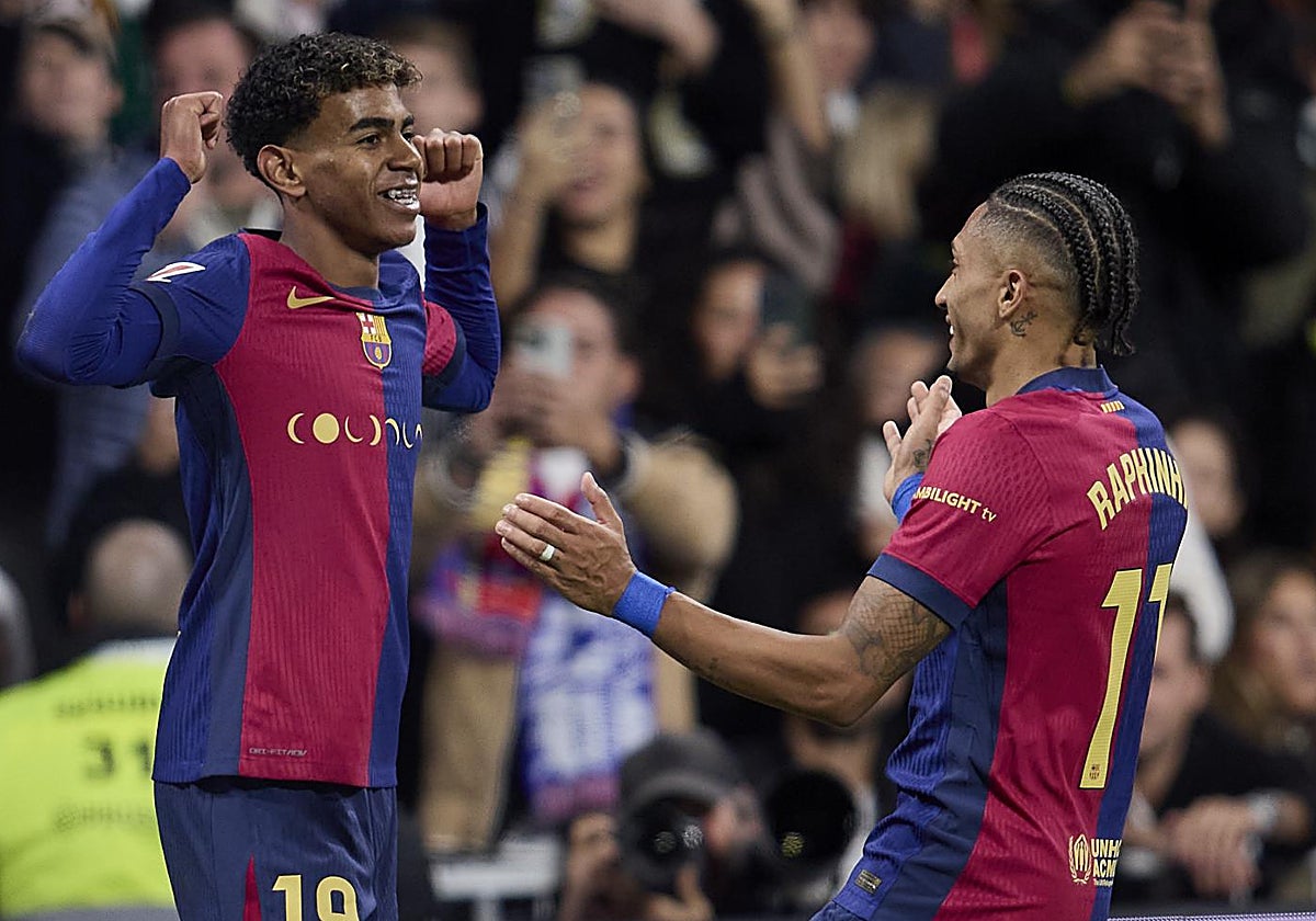 Yamal y Raphinha, durante el clásico de Liga jugado en el Bernabéu
