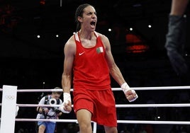 Khelif celebra una de sus victorias en los Juegos de París 2024