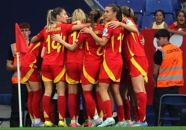 Claudia Pina mete a España en las semifinales con dos goles ante Inglaterra