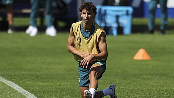 De cesión en cesión, la decadencia sin fin de Joao Félix