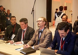 Desmienten la subasta de las acciones del Sevilla, propiedad de 777 partners
