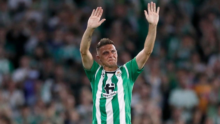 El Betis recuerda el segundo aniversario de la despedida de Joaquín