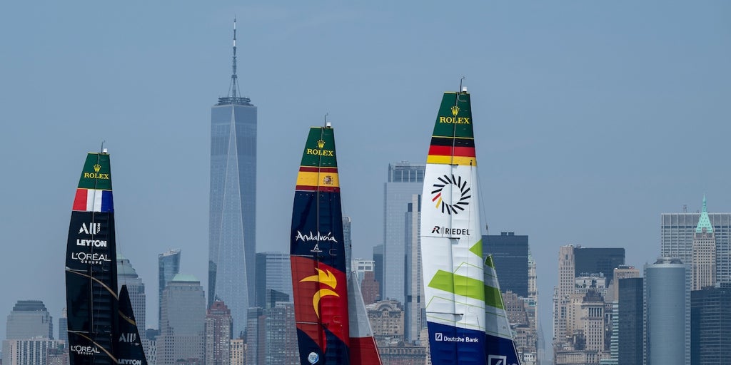 Spain in New York: Content Writer vs VA