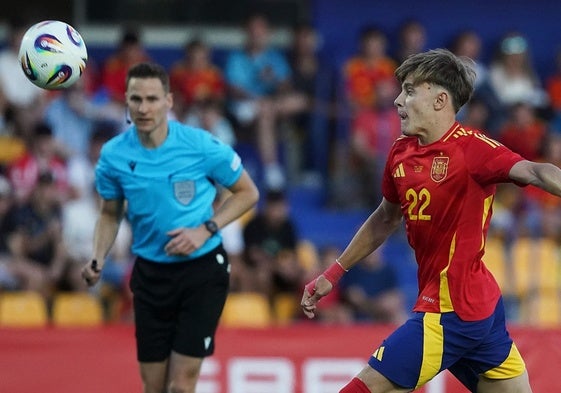 Jesús Rodríguez, en un lance del España - Ucrania sub 21