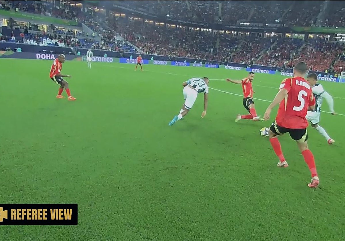 Imagen desde la cámara corporal de un árbitro