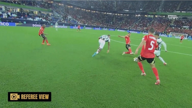El arbitraje en el Mundial de clubes: cámaras 'en los ojos', inteligencia artificial y ningún español