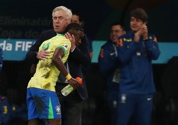 Vinicius regala a Ancelotti su primera victoria con Brasil y la clasificación al Mundial