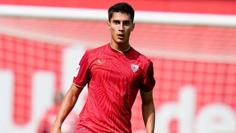 Federico Gattoni con la camiseta del Sevilla FC