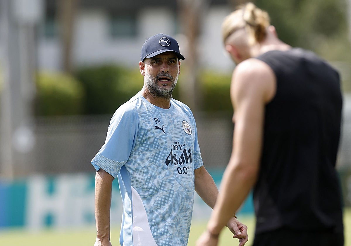 Pep Guardiola, en un entrenamiento del Manchester Citi