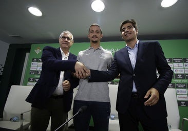 Cordón tantea a Luiz Felipe, que mantiene la puerta abierta para volver al Betis en 2026