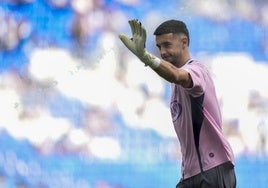 Joan García se justifica ante los aficionados 'pericos' y el Espanyol le despide con un frío comunicado