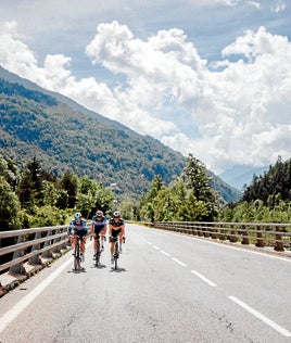 Ciclistas del Soudal en Isola 2.000