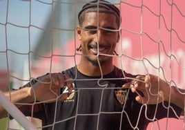 El Bayer Leverkusen ya negocia por Jarell Quansah por delante de Badé para invertir por el central
