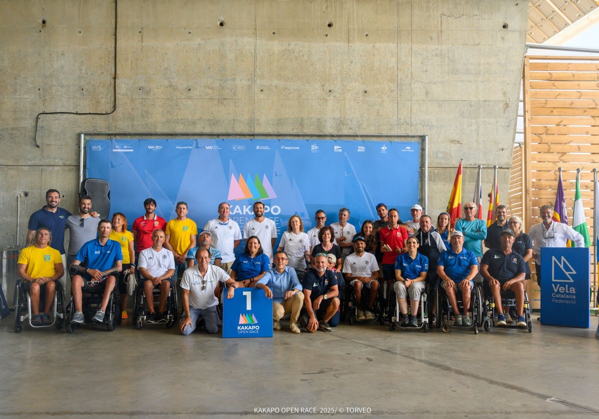 Foto de familia de los participantes en la Kakapo Open Race 2025