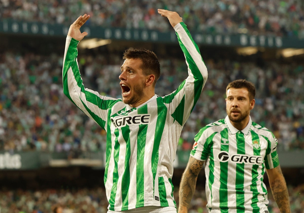 Lo Celso celebra un gol con el Betis.