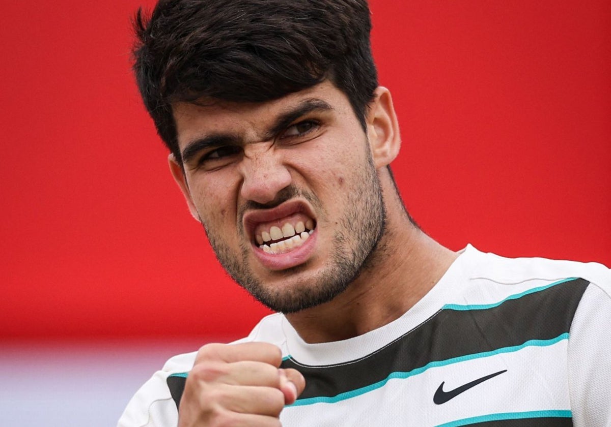 Carlos Alcaraz celebra un punto en el torneo de Queen's