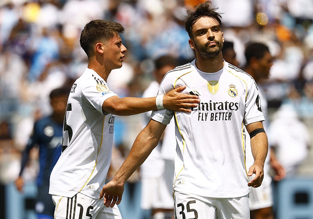 Asencio se retira del terreno de juego mientras Arda Güler le muestra su apoyo