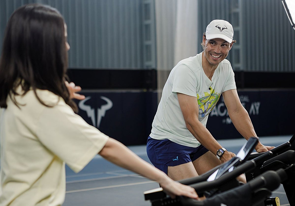 Nadal, con la presentadora del pódcast, Alba Lago