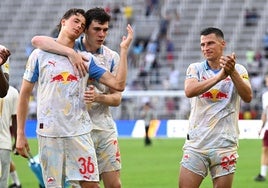Los jugadores del Salzburgo, tras el partido ante el Al-Hilal