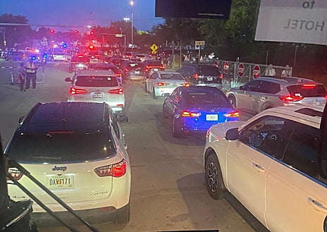 Imagen secundaria 1 - Lo que no se ve del Mundial: perros antibombas, cervezas a 20 dólares, agua a 8, parking a 60, atascos XXL y salvajes aires acondicionados