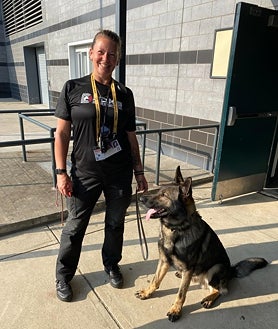Imagen secundaria 2 - Lo que no se ve del Mundial: perros antibombas, cervezas a 20 dólares, agua a 8, parking a 60, atascos XXL y salvajes aires acondicionados