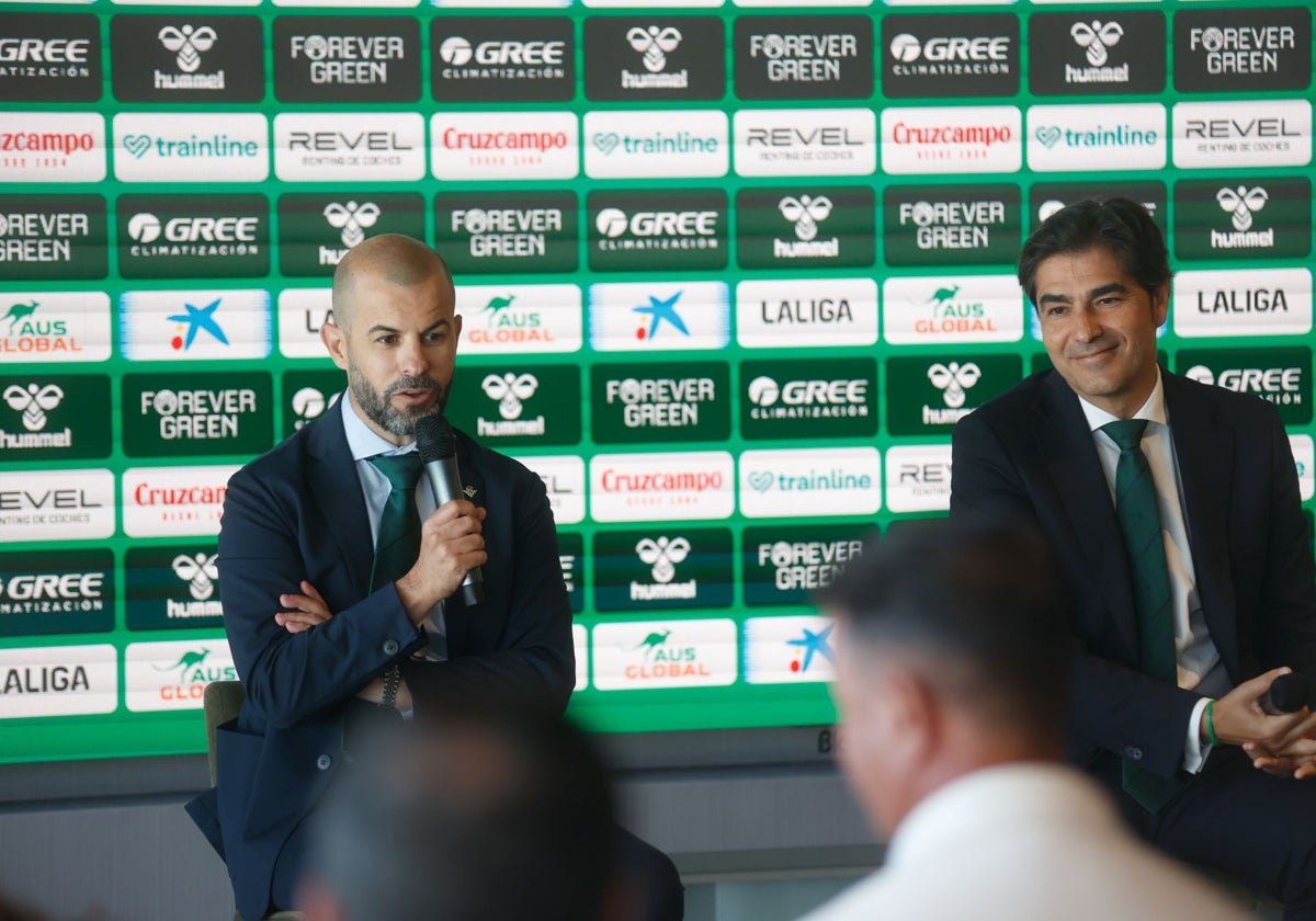 Manu Fajardo, director deportivo del Betis, y Ángel Haro, presidente del club verdiblanco