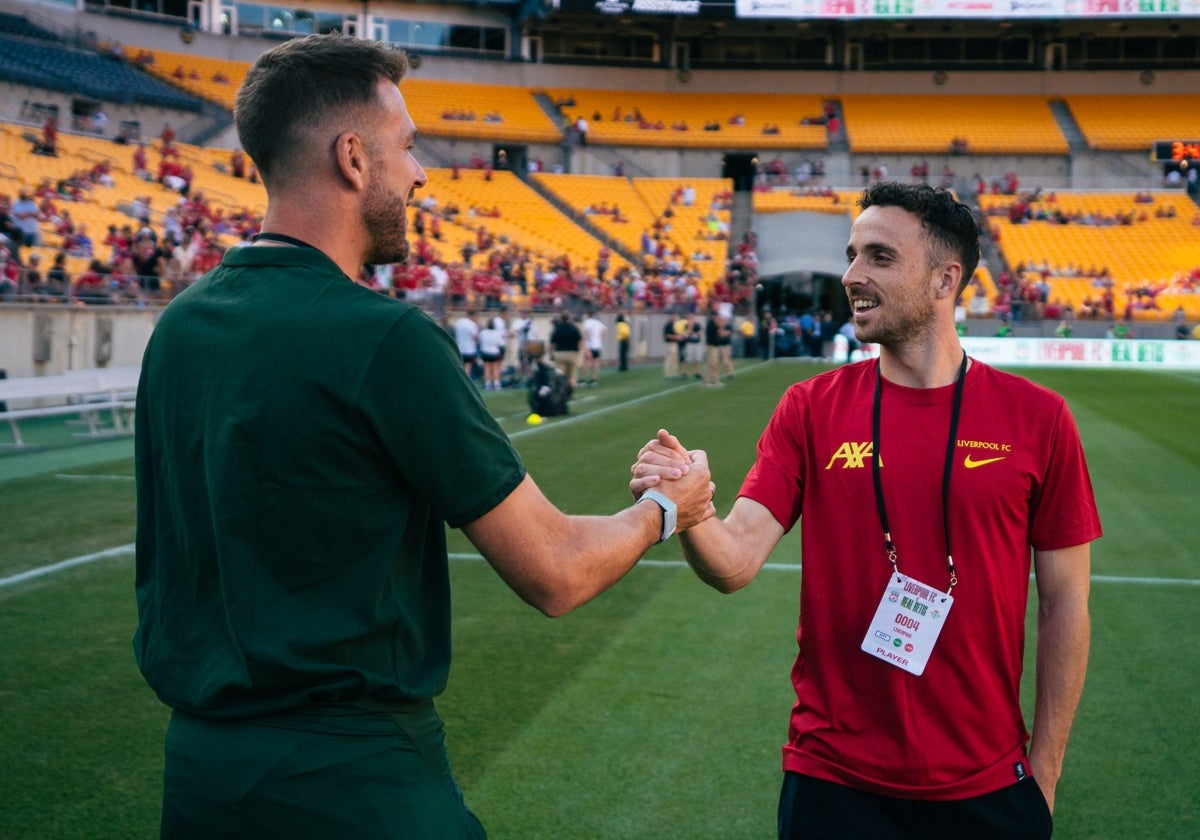 Adrián San Miguel y Diogo Jota