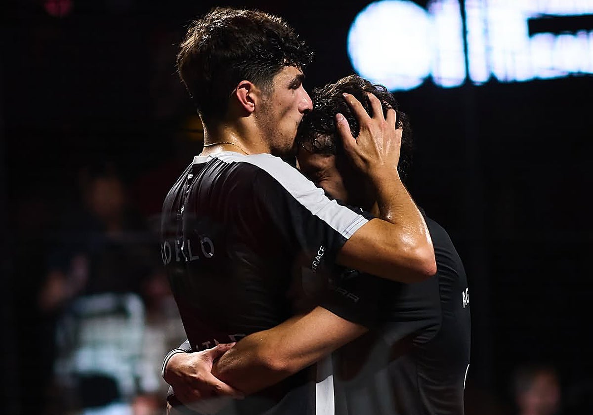 Arturo Coello y Agustín Tapia celebran el título logrado en Burdeos